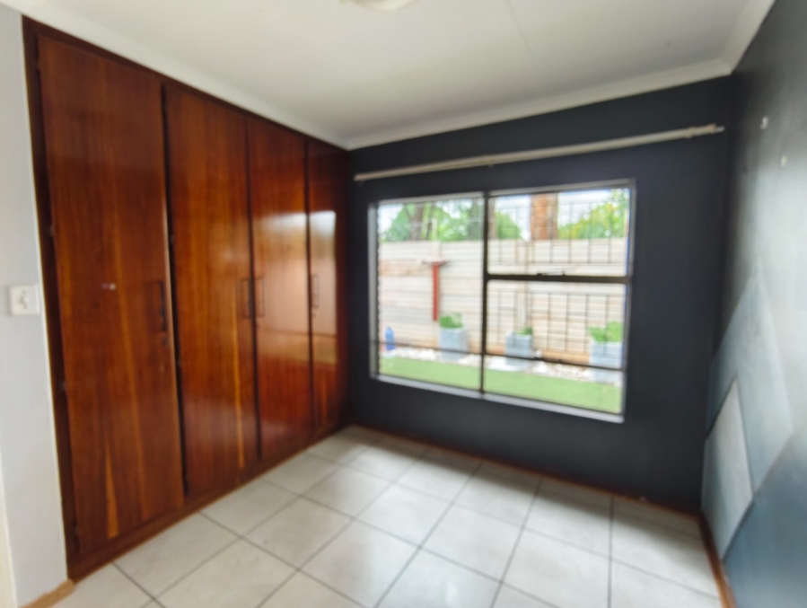 2 Bedroom Property for Sale in Langenhovenpark Free State